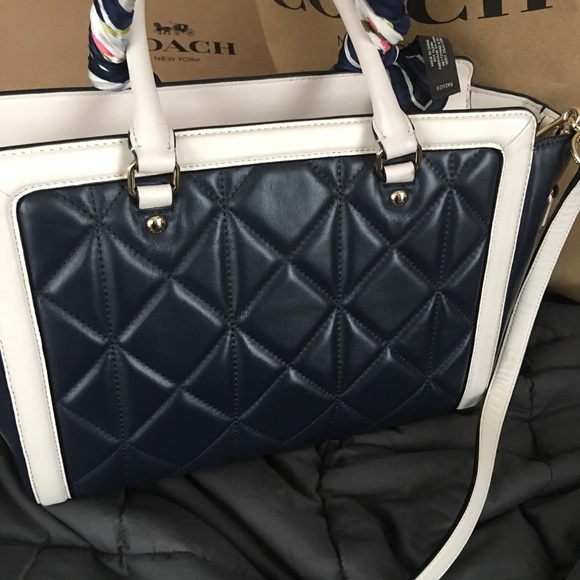 Coach Swagger 27 handbag! - Picture 4 of 6